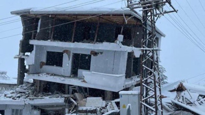 Malatya'nın Doğanşehir ilçesinde kış şartları depremzedeleri zorluyor
