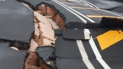 Depremden dolayı kapanan yollar açıklandı