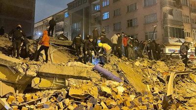 Flaş... Flaş... Tüm Türkiye'de okullar 1 hafta tatil edildi. Milli Eğitim Bakanı Özer açıkladı