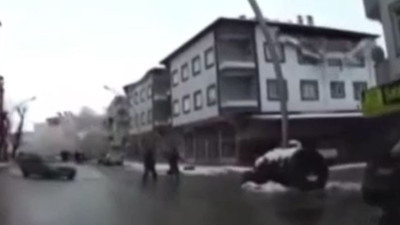 Elbistan depreminin en korkunç anları. Araç kamerası çekti