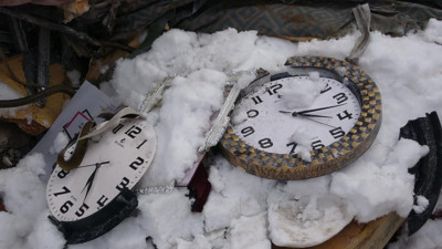 Enkazdaki saat 04.17'de durmuş