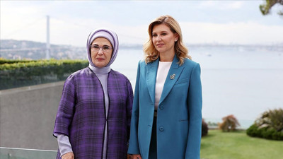 Ukrayna Devlet Başkanı'nın eşi Zelenska, Emine Erdoğan'a "yardıma hazırız" mesajı verdi