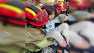 Enkaz altından çıkarılan 5 yaşındaki Serap: Ben çok ağırım ama