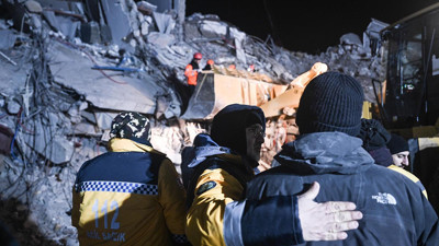 Kıbrıslı 35 öğrenci enkaz altında. Voleybol maçı için gelmişlerdi