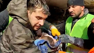 57 saat sonra enkaz altından 7 aylık bebek kurtarıldı