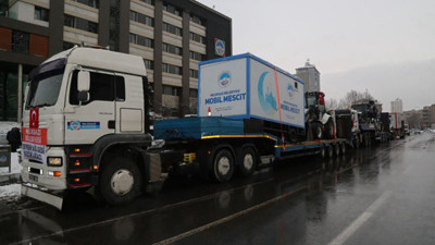 AKP’li Melikgazi belediyesinden deprem bölgesine mobil mescit