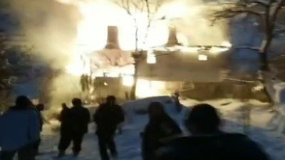 Ahşap ev alevlere teslim oldu