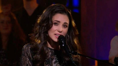 Şarkıcı Karsu'ya enkaz altından acı haber geldi. ''Ailemden haber alamıyorum diyerek'' paylaşmıştı