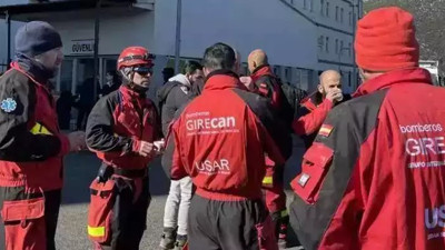 Depremlerin ardından dev gemiyle yardım gönderdiler. Teşekkürler İspanya