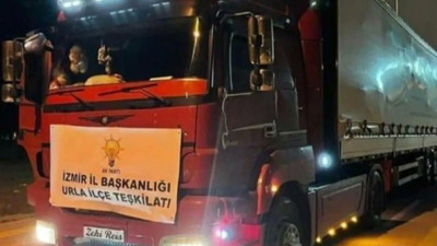 Kaymakamlığın yardım tırına AKP pankartı astılar. Her şey Reis'in gözüne girebilmek için