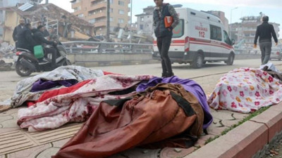 Depremde ölenler için Diyanet'ten ceset torbası fetvası