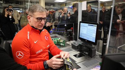 Stefan Kuntz 10 Bin Euro topladı