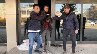 Adıyaman’da deprem sonrası iş yerlerinde hırsızlık yapan şüpheliler yakalandı