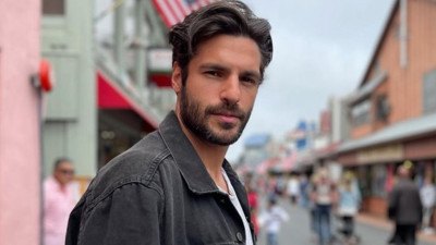 Oyuncu Serkan Çayoğlu yardım için Almanca seslendi