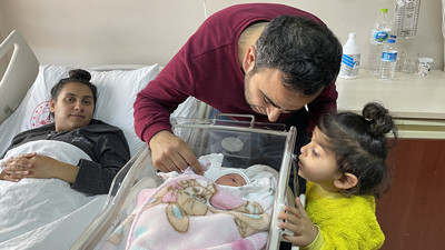 Depremden kurtulan Hataylı ailenin bebeği Bartın'da dünyaya gözlerini açtı
