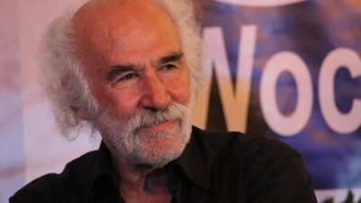 Heykeltraş Mehmet Aksoy'un yakınları depremde hayatını kaybetti. Acı haberi gazeteci İsmail Saymaz duyurdu