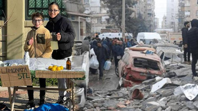 Depremzedeler yararına limonata sattılar. Şarkıcı Işın Karaca'nın kızı ve yeğeninden anlamlı hareket