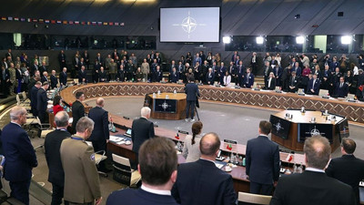 NATO toplantısı, Türkiye için saygı duruşuyla açıldı