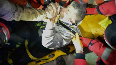 Uzmanı açıkladı. Enkazdan çıkarıldıktan sonraki tıbbi süreç hastaların yaşamını belirliyor