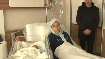 9 aylık hamile eşini deprem sırasında balkondan atarak kurtardı