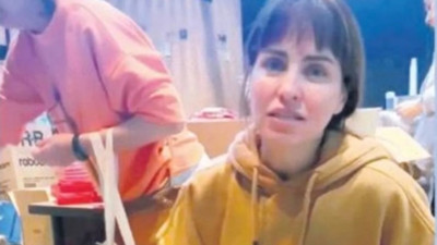 Depremzede çocukları mutlu etmek için çeşitli malzemeler hazırlayan oyuncu Aslı Tandoğan: Sizler sayesinde çocuklarımıza ulaştıracağız