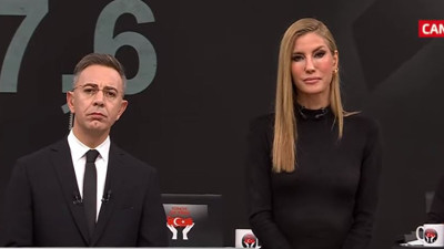 İnsanlar enkaz altındayken spikerlerin makyajları tepki çekti. Çağla Şıkel'in de makyajı tepki aldı