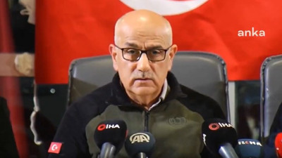 Bakan Kirişçi konuştuğu sırada deprem oldu