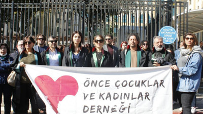 Depremzede çocukları tarikatlar kaçırdı iddiası hakkında suç duyurusunda bulunuldu: Elimizde video kaydı var