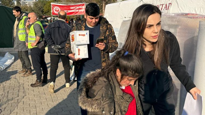 Yağmur Tanrısevsin depremzedelerle bir araya geldi. ‘Kalp Yarası’nı çektiği Hatay'da