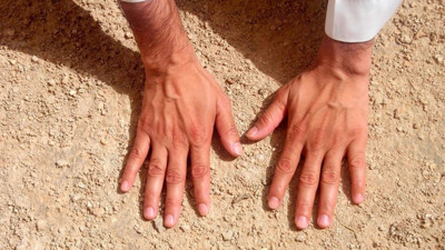 Teyemmüm abdesti nedir nasıl alınır? Su olmayan yerde nasıl abdest alınır?