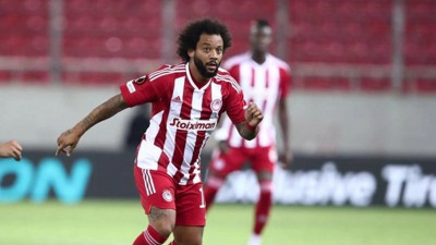 Marcelo Olympiakos ile sözleşmesini feshetti. Bonservisi tekrardan elinde