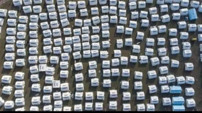 Herkes AFAD çadırlarının kurulma sistemine hayran kaldı (!) İp gibi mübarek. Bir AFAD’ın kurduğu çadırlara bir de Kırgız ve İBB çadırlarına bakın