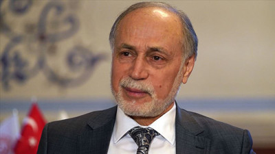 Düzce depreminde yıkılan binanın müteahhitlerine AKP sahip çıkmış. Biri Milletvekili biri Erdoğan'ın danışmanı oldu