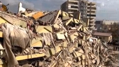 720 dairelik sitenin tamamı çöktü herkes enkaz altında bekliyor. Ölüm sitesindeki daireleri sattı yurt dışına gitti