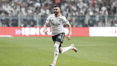 Beşiktaş'ta Ghezzal sevinci. Sahalara dönüyor