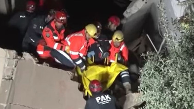 Eşyalarını kurtarırken öldü