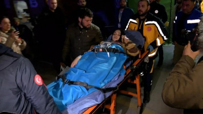 Depremde panikle evden kaçan hamile kadın erken doğum yaptı