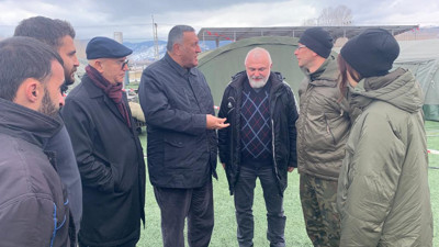 CHP’li Gürer ve Tanal Polonyalı ekibi ziyaret etti. Sahra Hastanesi’ni kurmuşlardı