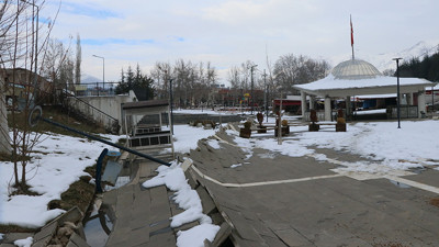 Ekinözü'nde yolda yarıklar oluştu asfalt kabardı