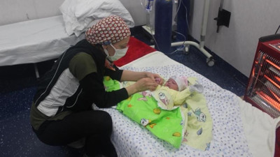 Hastaneye dönüştürülen TCG Bayraktar gemisinde bir bebek daha dünyaya geldi