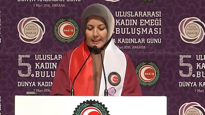 Tanju Özcan’a su fırlatan AKPli Hacer Çınar’ın 'Rabbim ömrümü Erdoğan'a ver. Ömrüm size helal olsun'' dediği ortaya çıktı