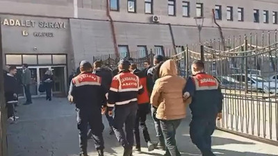 Hırsızlık şüphelisi 3 kişi yakalandı