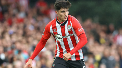 Premier Lig devleri Livramento'nun peşinde. İngiliz basını yazdı