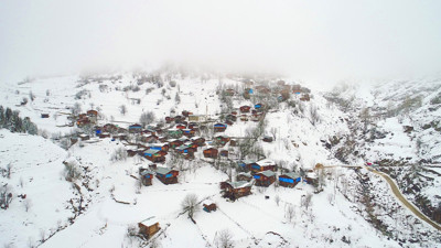 Artvin’de çığ altında kalan bir kişi kurtarıldı