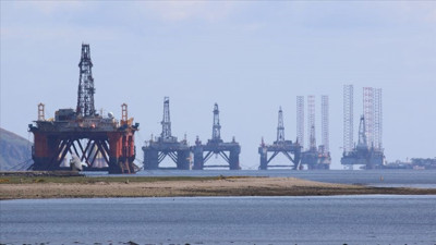 Brent petrolün varili 83 dolardan işlem görüyor