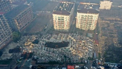 Hatay’da 105 kişinin öldüğü Rende Sitesi'nin sahibi yaş haddinden serbest bırakıldı