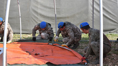 Komandolardan depremzedelere çadır kent