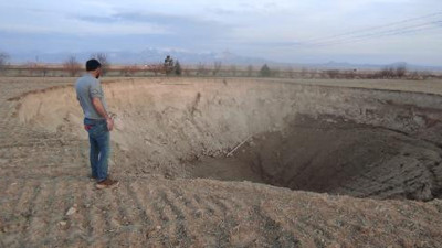 Konya'da 15 metre derinliğinde 'obruk' oluştu