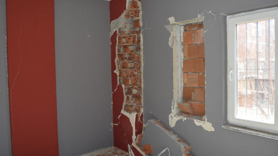 Vicdansızlar 12 kolondan 4'ünü tuğladan yapmışlar