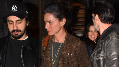 Özge Özpirinççi deprem hakkında dobra dobra konuştu. Ünlü oyuncu gönüllü olarak depremzedelerin yardımına koşmuştu